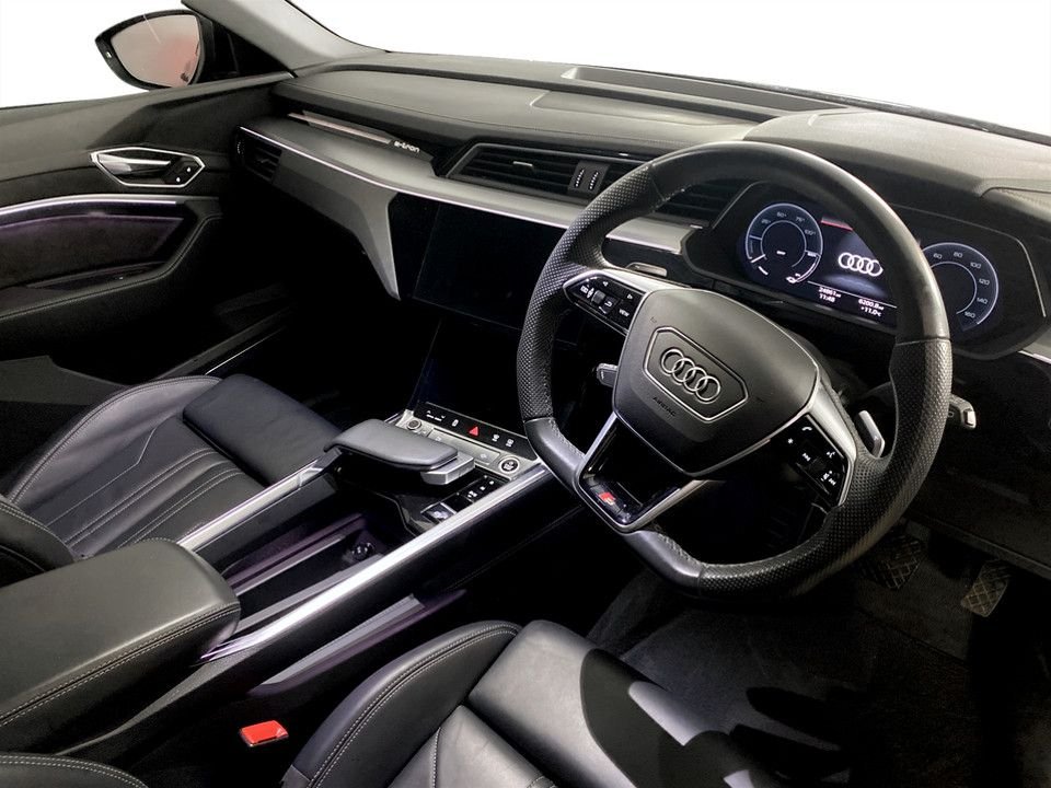 Used Audi e-tron 2023 for sale - 77655061: Photo 12
