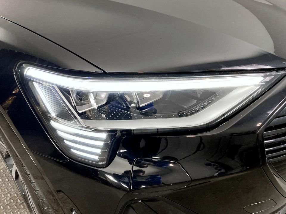 Used Audi e-tron 2023 for sale - 77655061: Photo 9