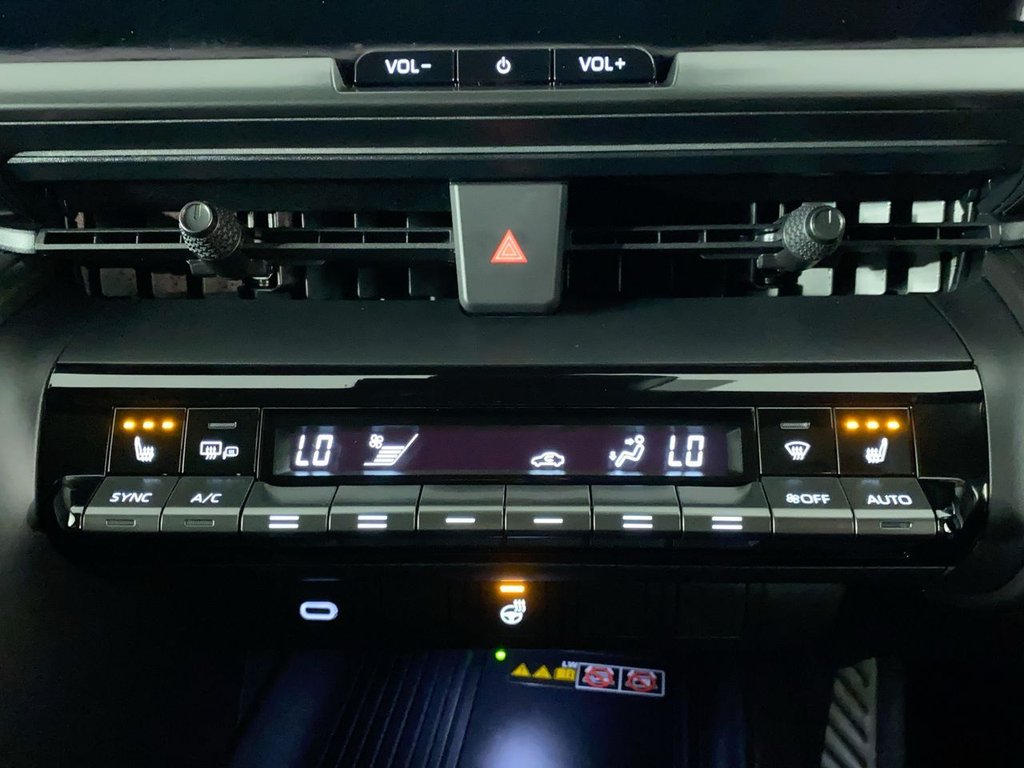 Used Toyota C-HR 2024 for sale - 77110719: Photo 25