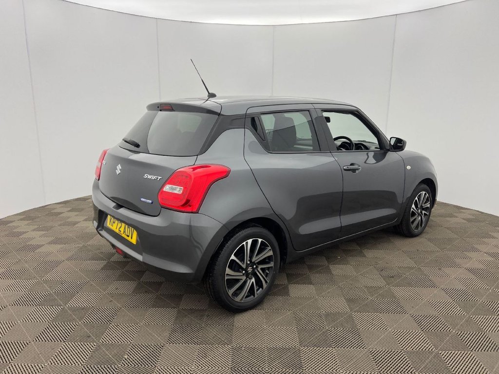 Used Suzuki Swift 2022 for sale - 76985735: Photo 2