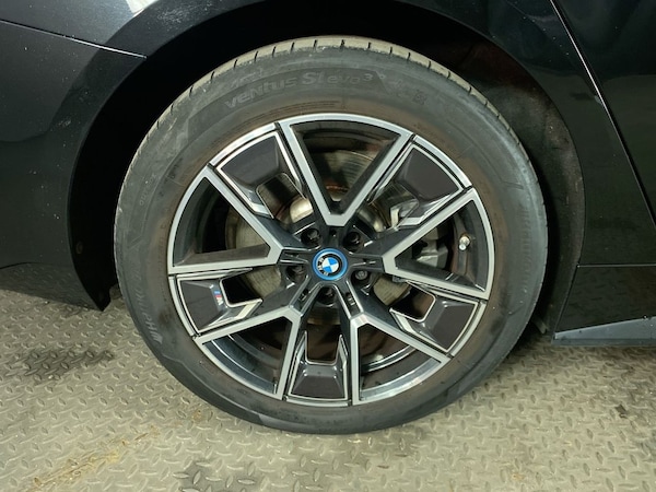 Used BMW i4 2022 for sale - 75122522: Photo 12