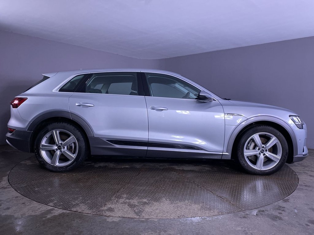 Used Audi e-tron 2022 for sale - 78068308: Photo 9