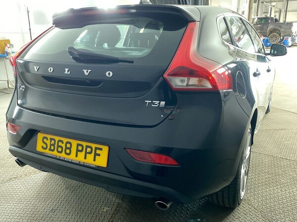 Used Volvo V40 2018 for sale - 75596469: Photo 14