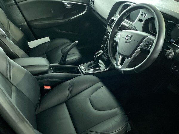 Used Volvo V40 2018 for sale - 75596469: Photo 15