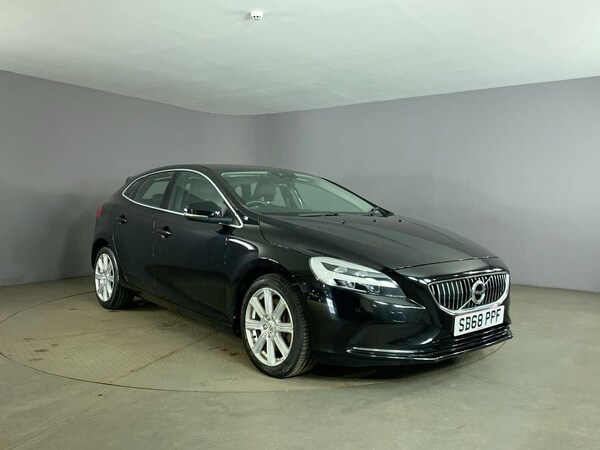 Used Volvo V40 2018 for sale - 75596469: Photo 1