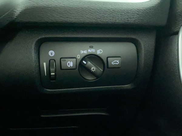 Used Volvo V40 2018 for sale - 75596469: Photo 25