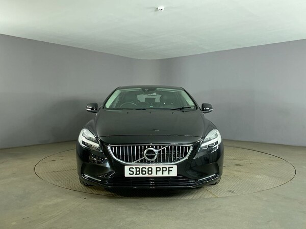 Used Volvo V40 2018 for sale - 75596469: Photo 3