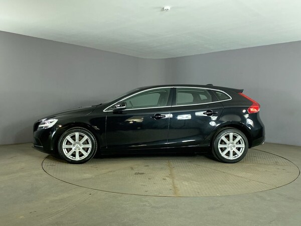 Used Volvo V40 2018 for sale - 75596469: Photo 5