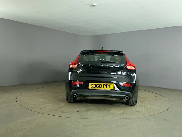 Used Volvo V40 2018 for sale - 75596469: Photo 7