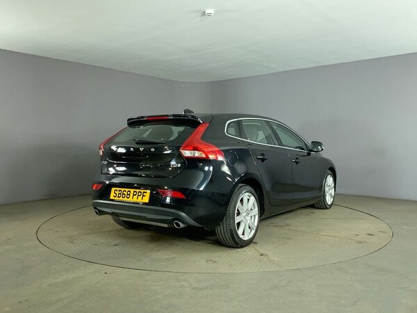 Used Volvo V40 2018 for sale - 75596469: Photo 8