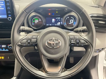 Used Toyota Yaris Cross 2022 for sale - 75923258: Photo
