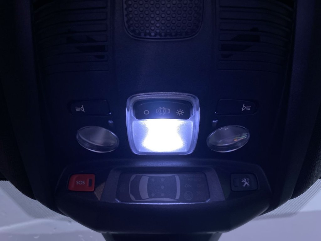 Used Peugeot 3008 2023 for sale - 76840852: Photo 18