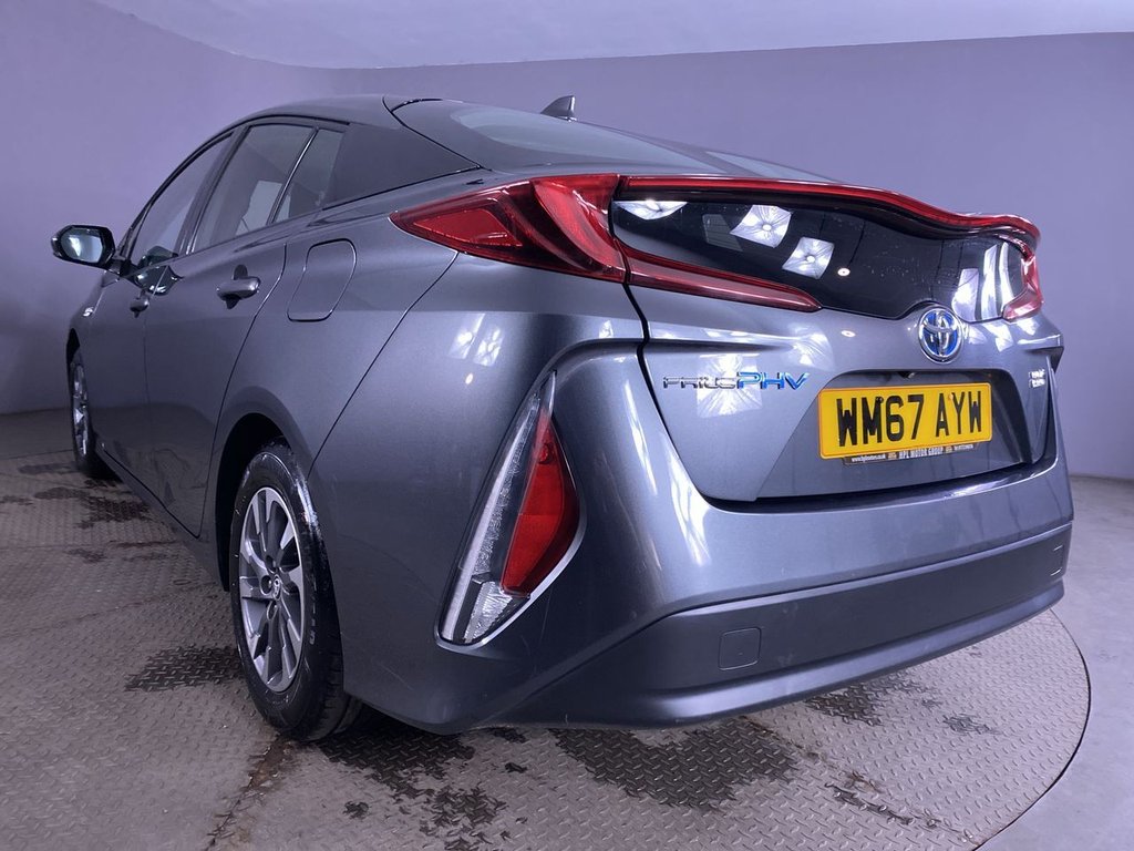 Used Toyota Prius 2018 for sale - 76740498: Photo 14