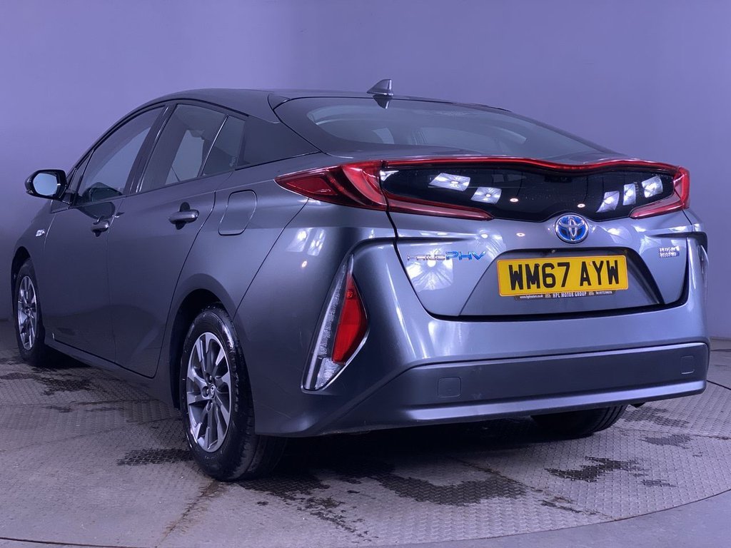 Used Toyota Prius 2018 for sale - 76740498: Photo 6
