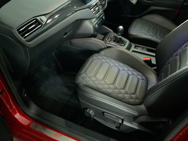Used Ford Focus 2023 for sale - 75487672: Photo 17