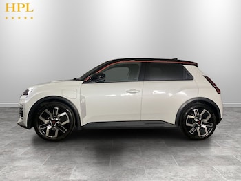 Used Renault 5 E-Tech electric 2025 for sale - 79518084: Photo