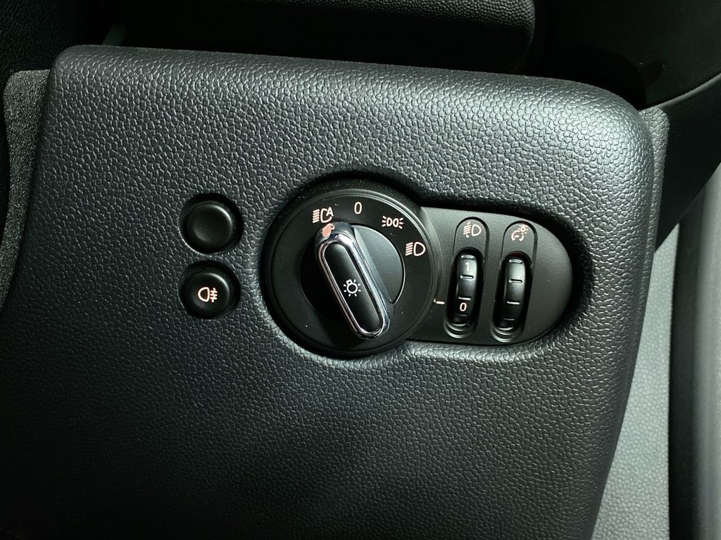 Used MINI Convertible 2018 for sale - 75877387: Photo 23