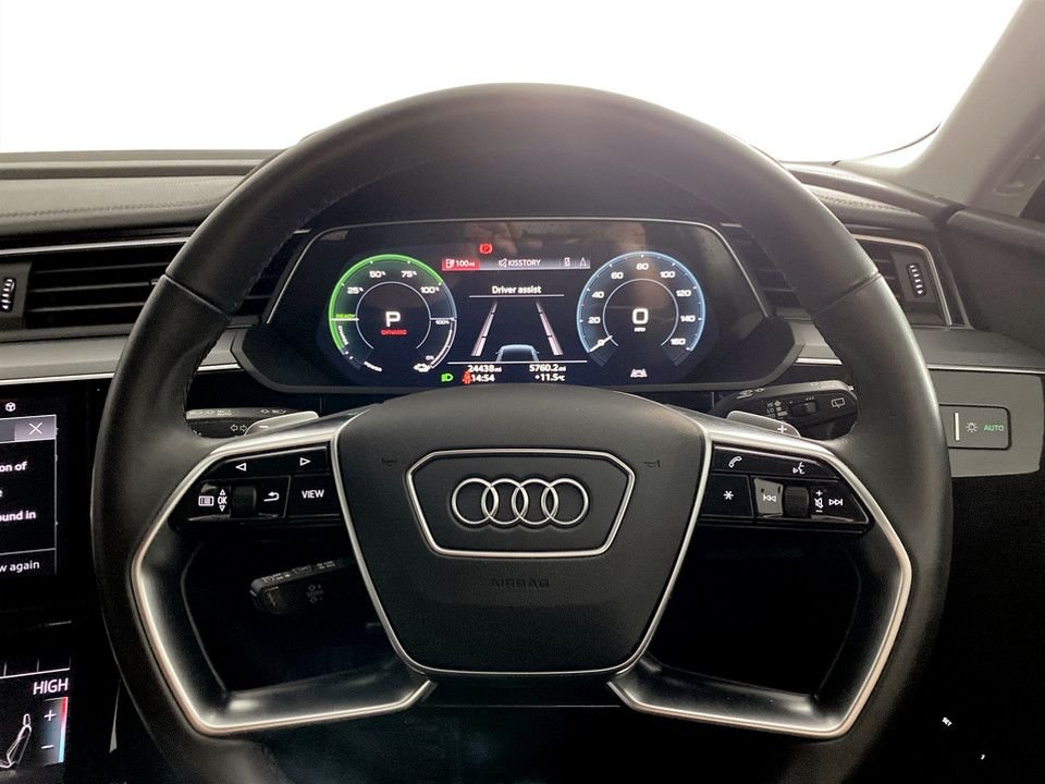 Used Audi e-tron 2023 for sale - 77642510: Photo 13