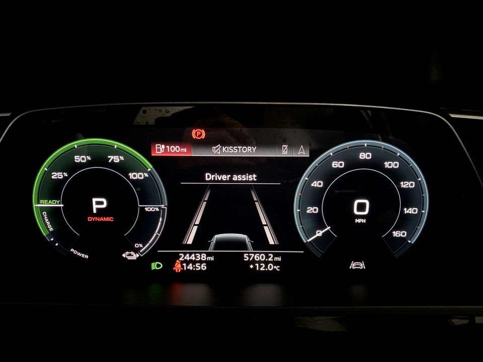 Used Audi e-tron 2023 for sale - 77642510: Photo 14