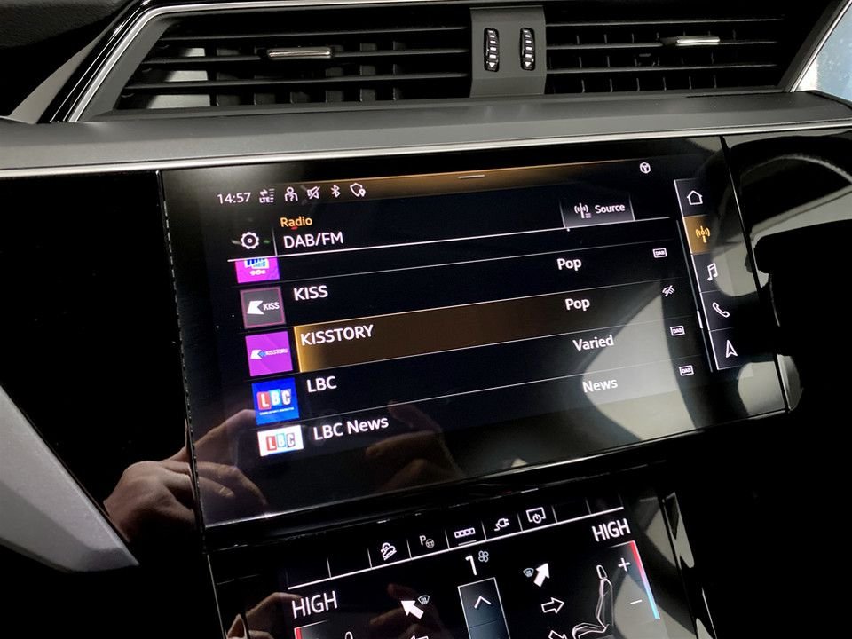 Used Audi e-tron 2023 for sale - 77642510: Photo 16