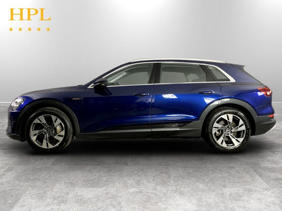 Used Audi e-tron 2023 for sale - 77642510: Photo 4
