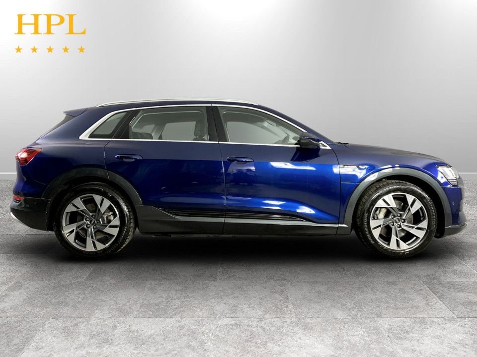 Used Audi e-tron 2023 for sale - 77642510: Photo 8