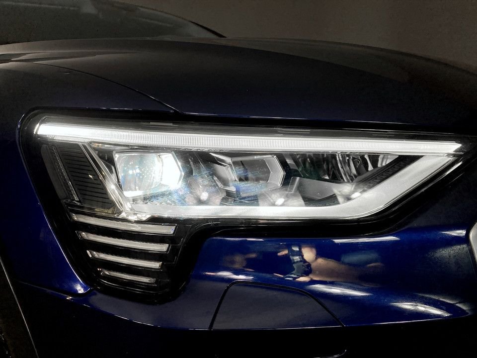 Used Audi e-tron 2023 for sale - 77642510: Photo 9