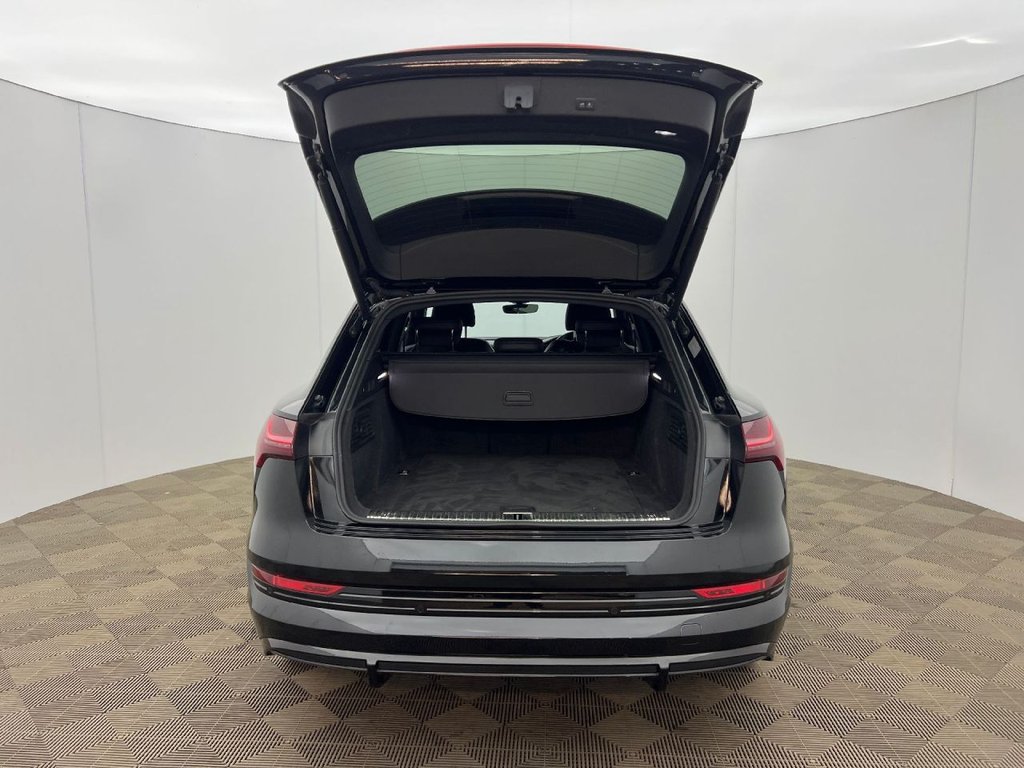 Used Audi e-tron 2021 for sale - 76368061: Photo 5