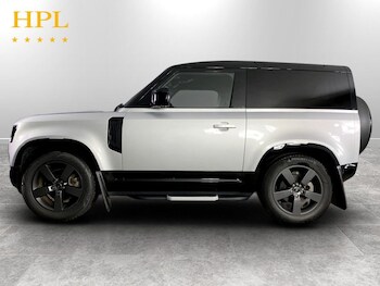 Used Land Rover Defender 2022 for sale - 77608808: Photo