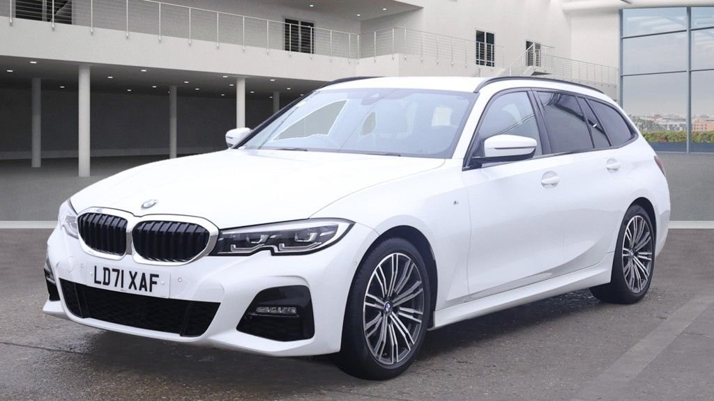 Used BMW 3 Series 2021 for sale - 76345607: Photo 2