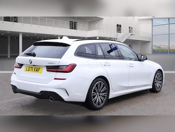 Used BMW 3 Series 2021 for sale - 76345607: Photo