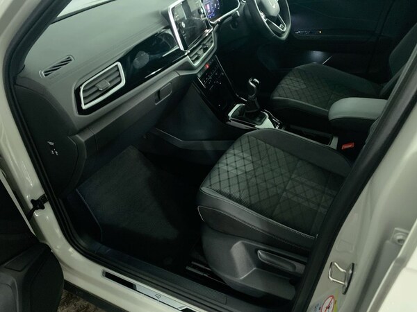 Used Volkswagen T-Roc 2023 for sale - 75046943: Photo 17