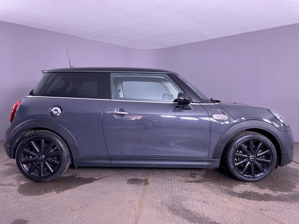 Used MINI Hatch 2018 for sale - 76039757: Photo 9