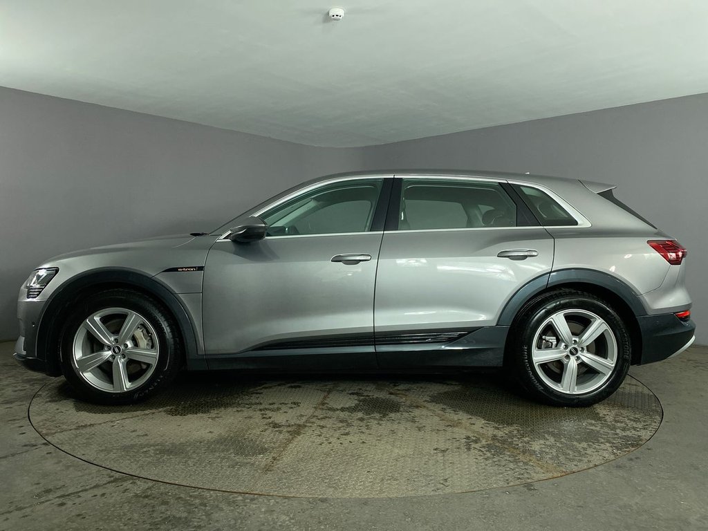 Used Audi e-tron 2021 for sale - 76132504: Photo 5