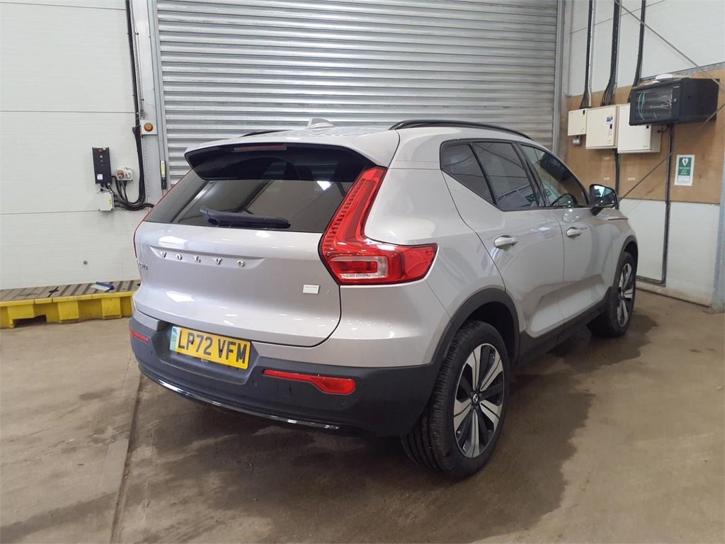 Used Volvo XC40 2023 for sale - 75937510: Photo 2