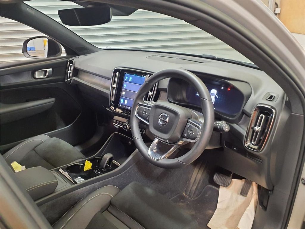 Used Volvo XC40 2023 for sale - 75937510: Photo 5