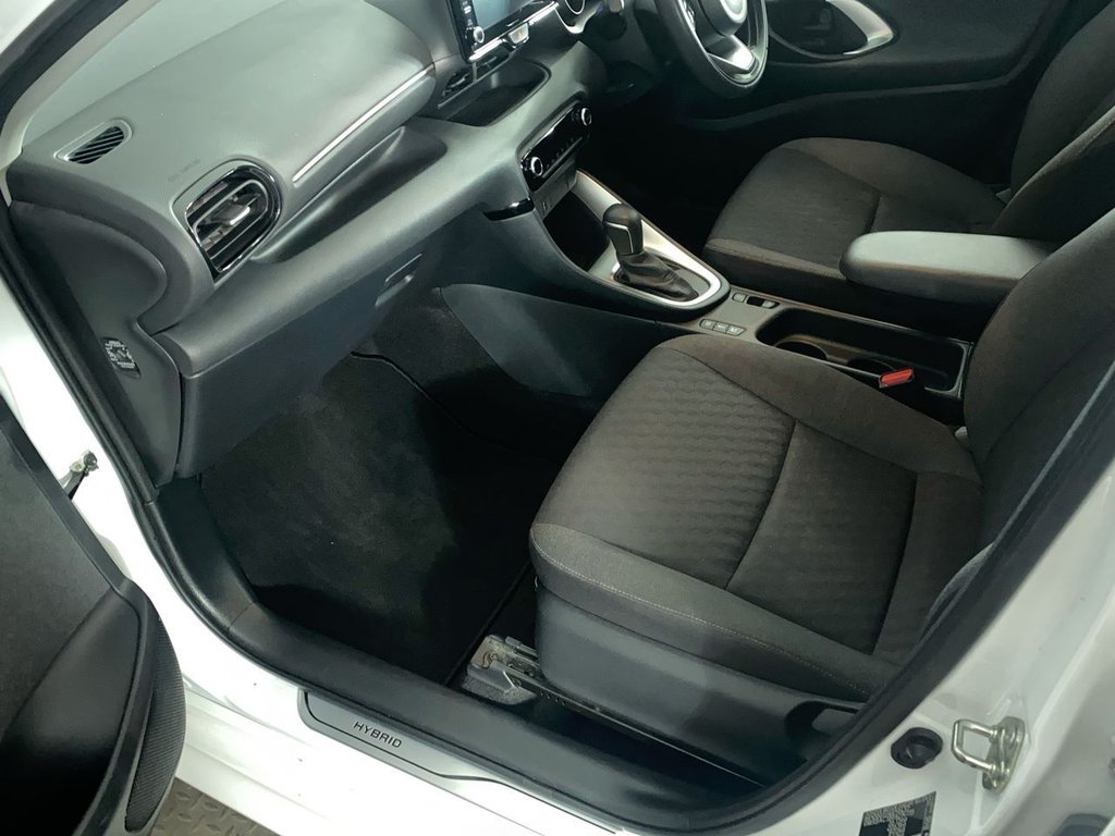 Used Toyota Yaris 2022 for sale - 76105393: Photo 17