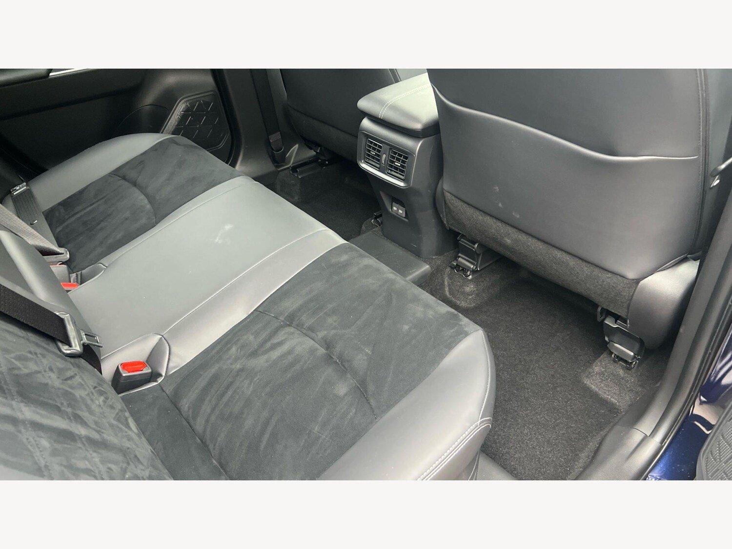 Used Toyota RAV4 2025 for sale - 78101060: Photo 10