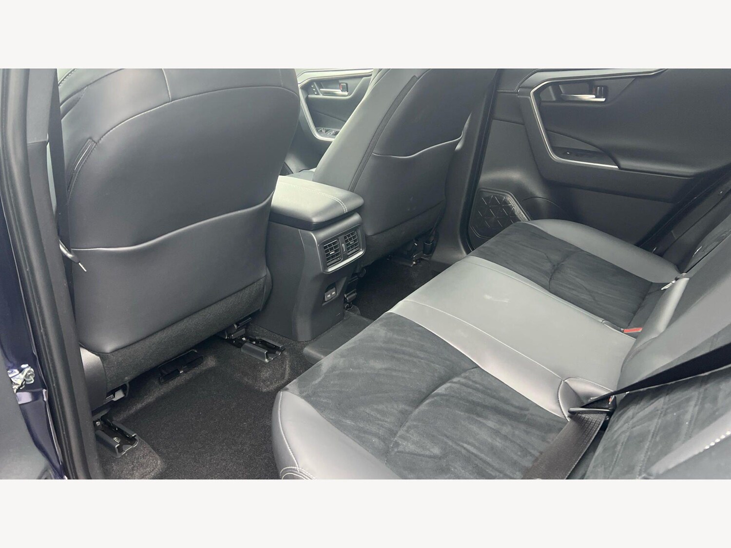 Used Toyota RAV4 2025 for sale - 78101060: Photo 17