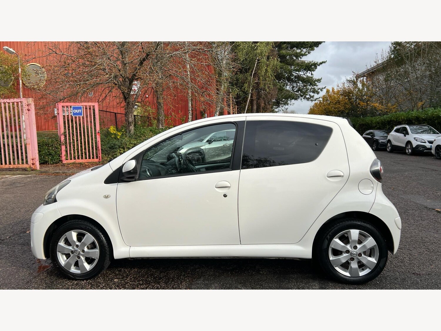 Used Toyota AYGO 2012 for sale - 76585374: Photo 19