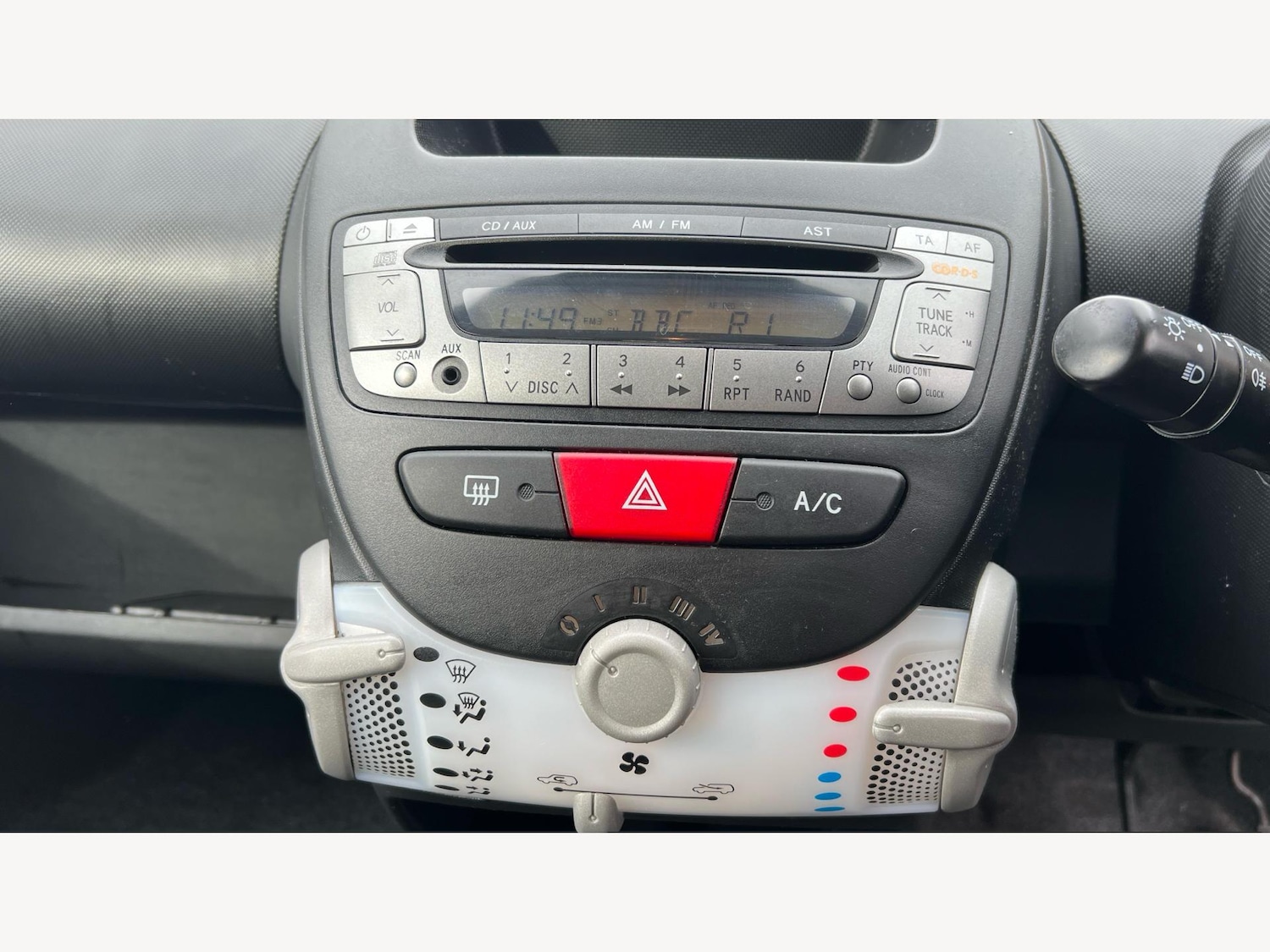 Used Toyota AYGO 2012 for sale - 76585374: Photo 9