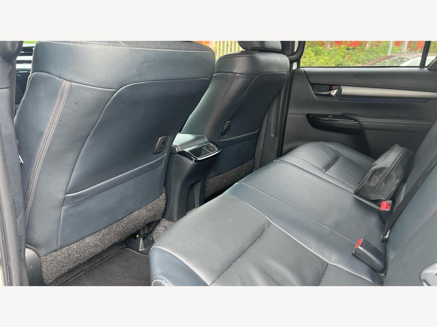 Used Toyota Hilux 2024 for sale - 76336946: Photo 15