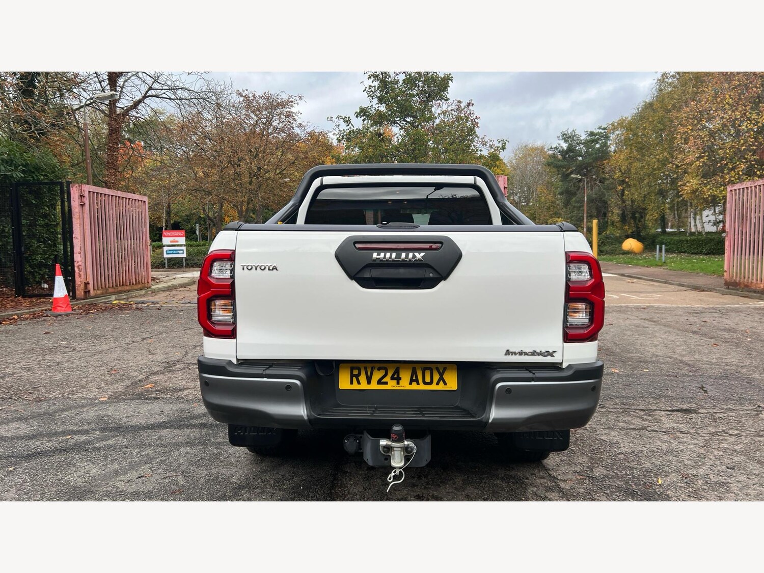 Used Toyota Hilux 2024 for sale - 76336946: Photo 21