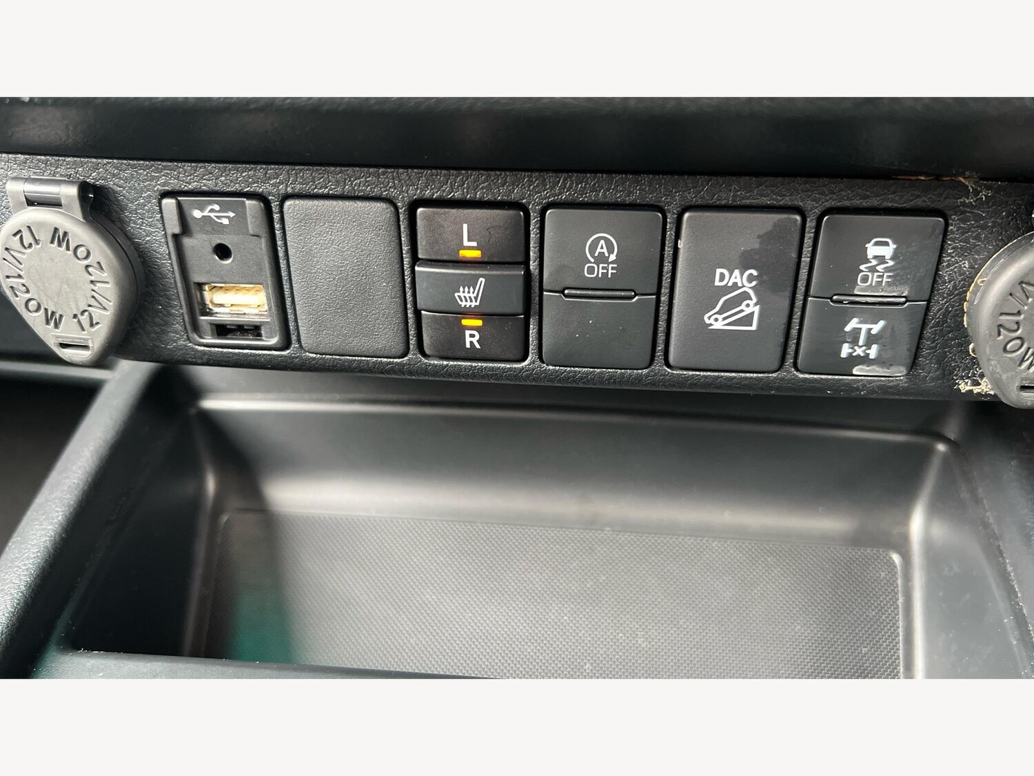 Used Toyota Hilux 2024 for sale - 76336946: Photo 22