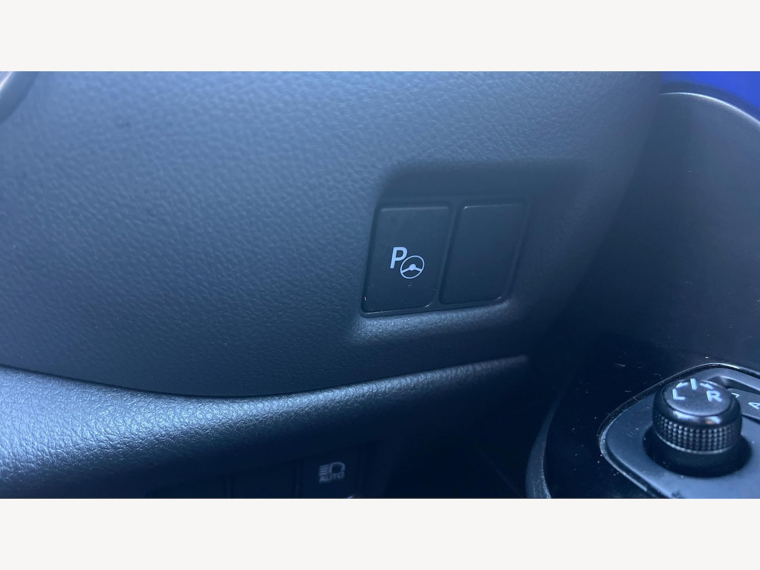 Used Toyota C-HR 2020 for sale - 76688862: Photo 23