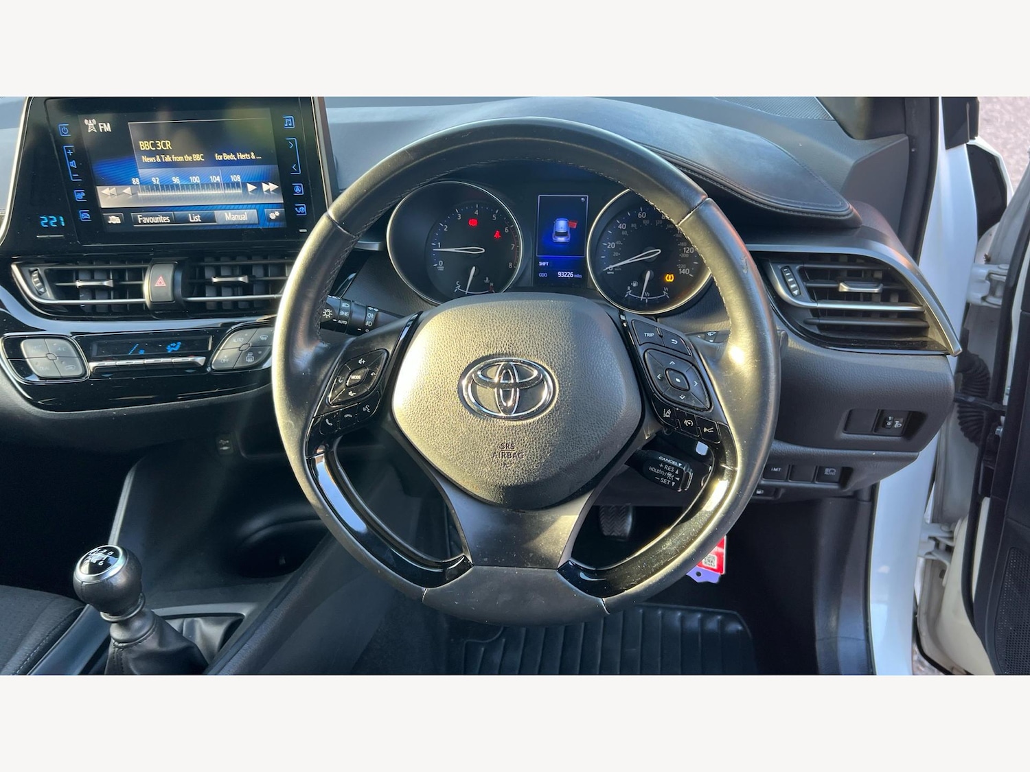 Used Toyota C-HR 2018 for sale - 76584190: Photo 10