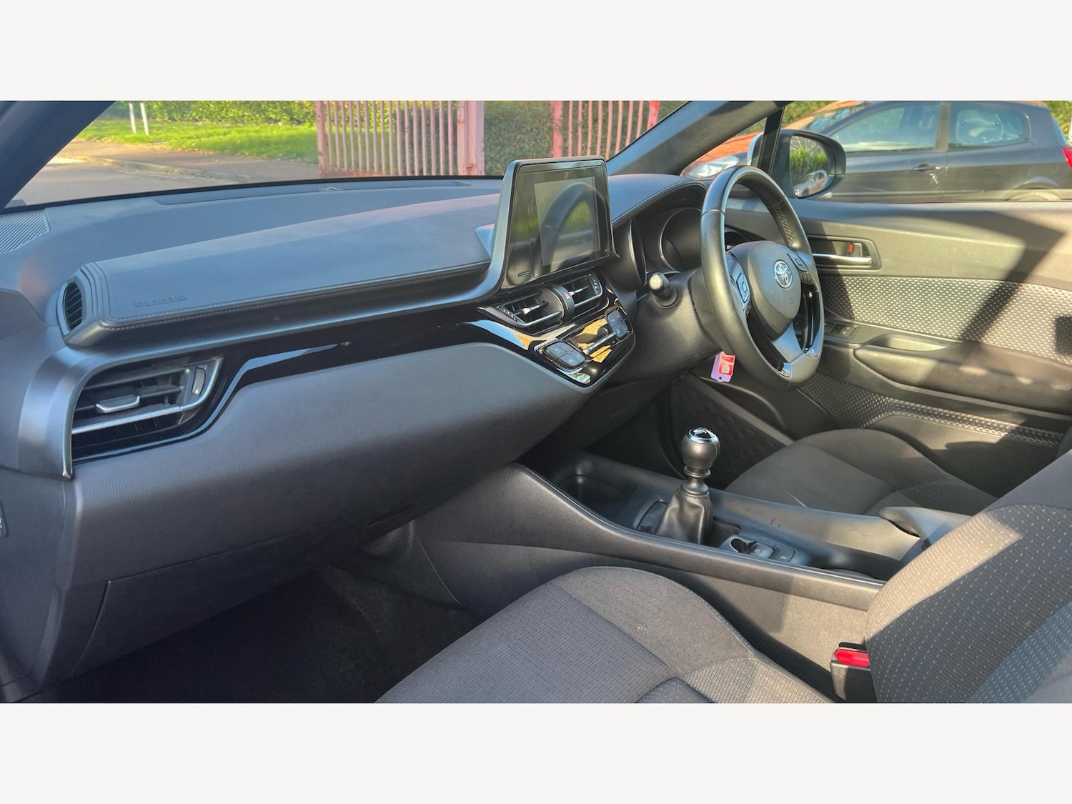 Used Toyota C-HR 2018 for sale - 76584190: Photo 12