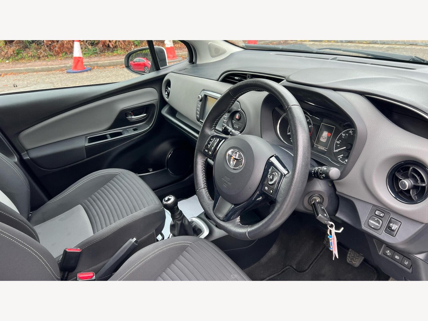 Used Toyota Yaris 2020 for sale - 76337875: Photo 13