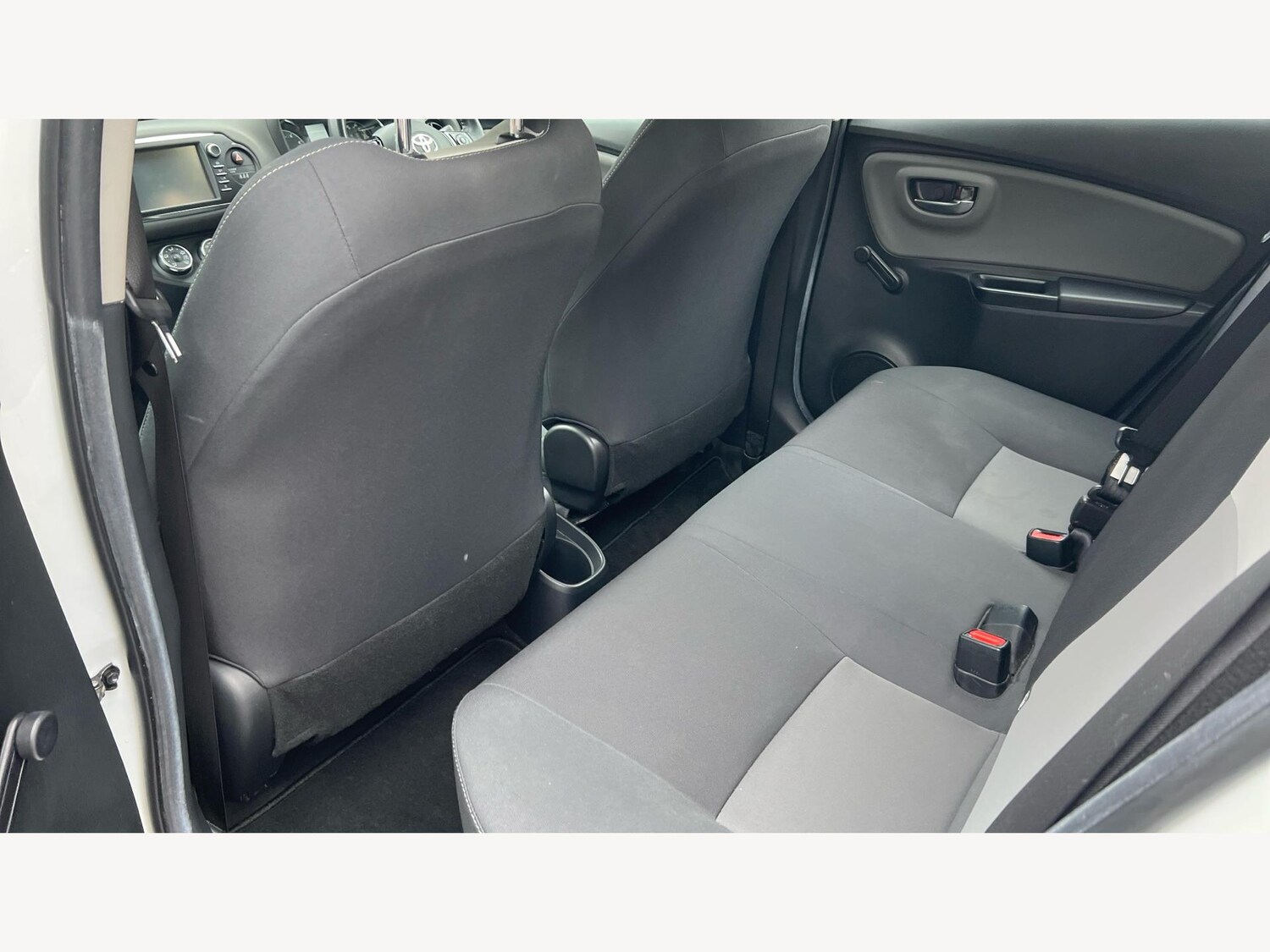 Used Toyota Yaris 2020 for sale - 76337875: Photo 15