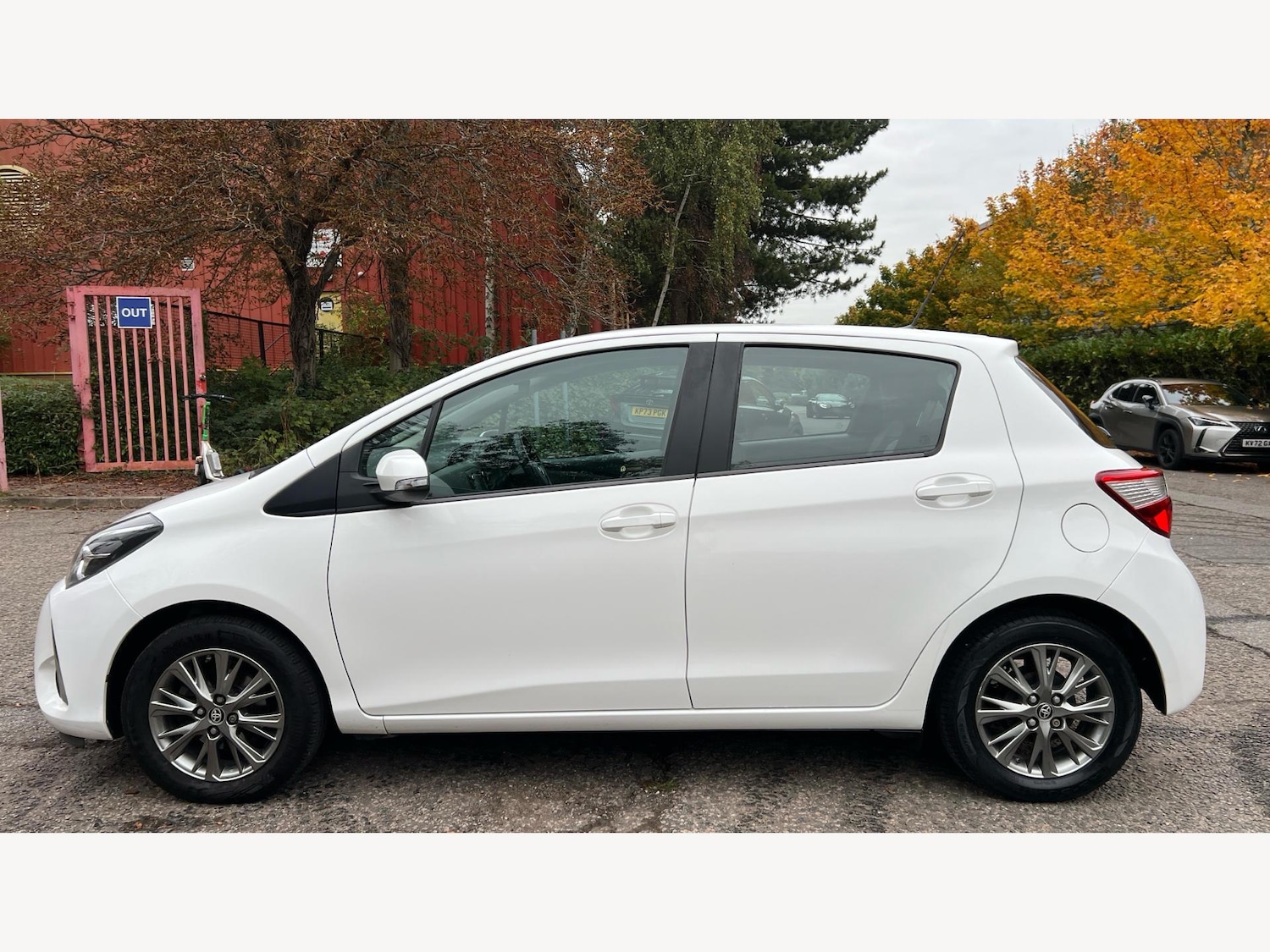 Used Toyota Yaris 2020 for sale - 76337875: Photo 19